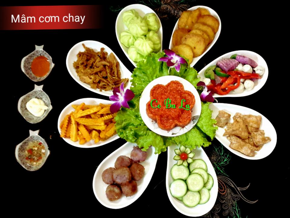 Cỗ Tết nhà chùa